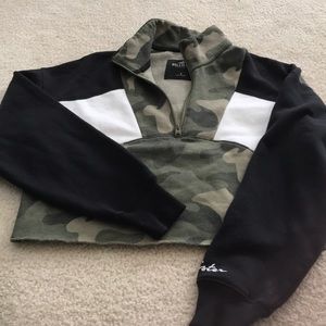 Hollister girls size small short sweat shirt